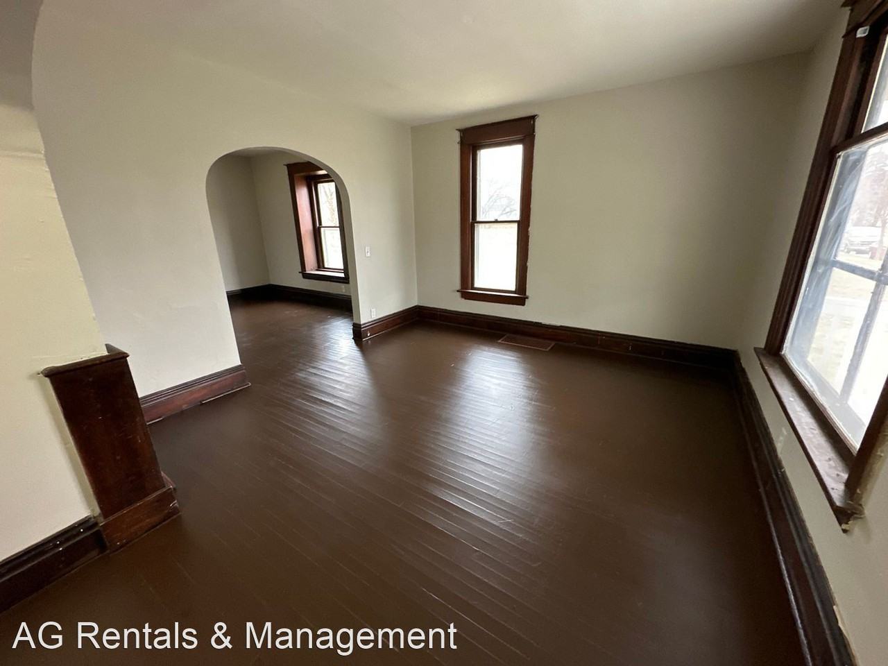 2427 Smith St - Photo 2 of 16