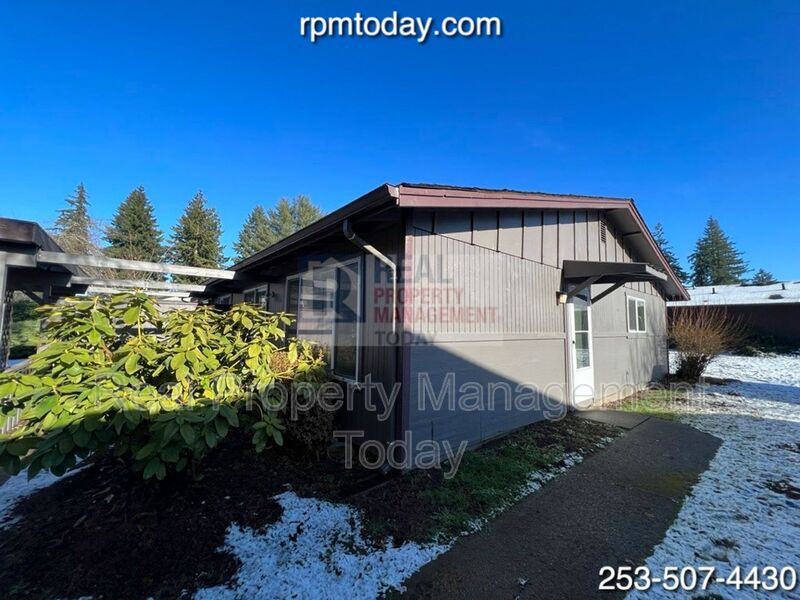 1410 Josephine Ct Se - Photo 2 of 15