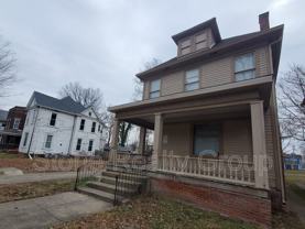 704 1/2 S Center St - Photo 1 of 1