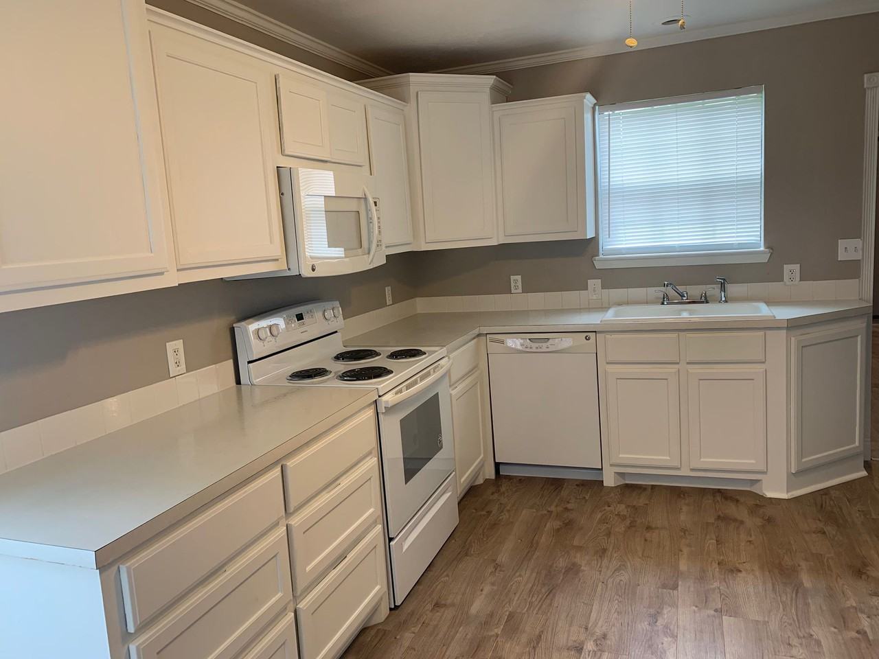 2625 Crockett St - Photo 2 of 11