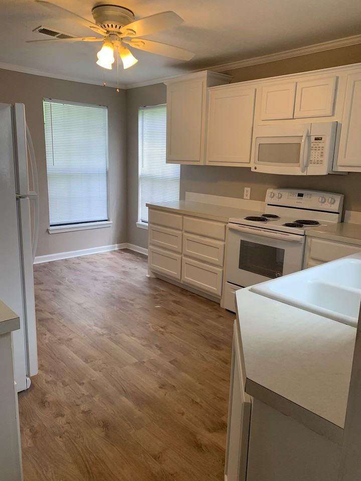 2625 Crockett St - Photo 3 of 11