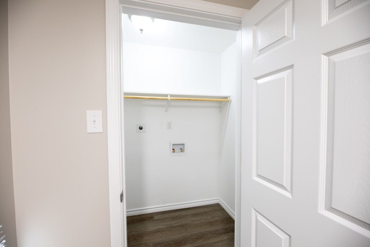 1716 7th St - Photo 5 of 10