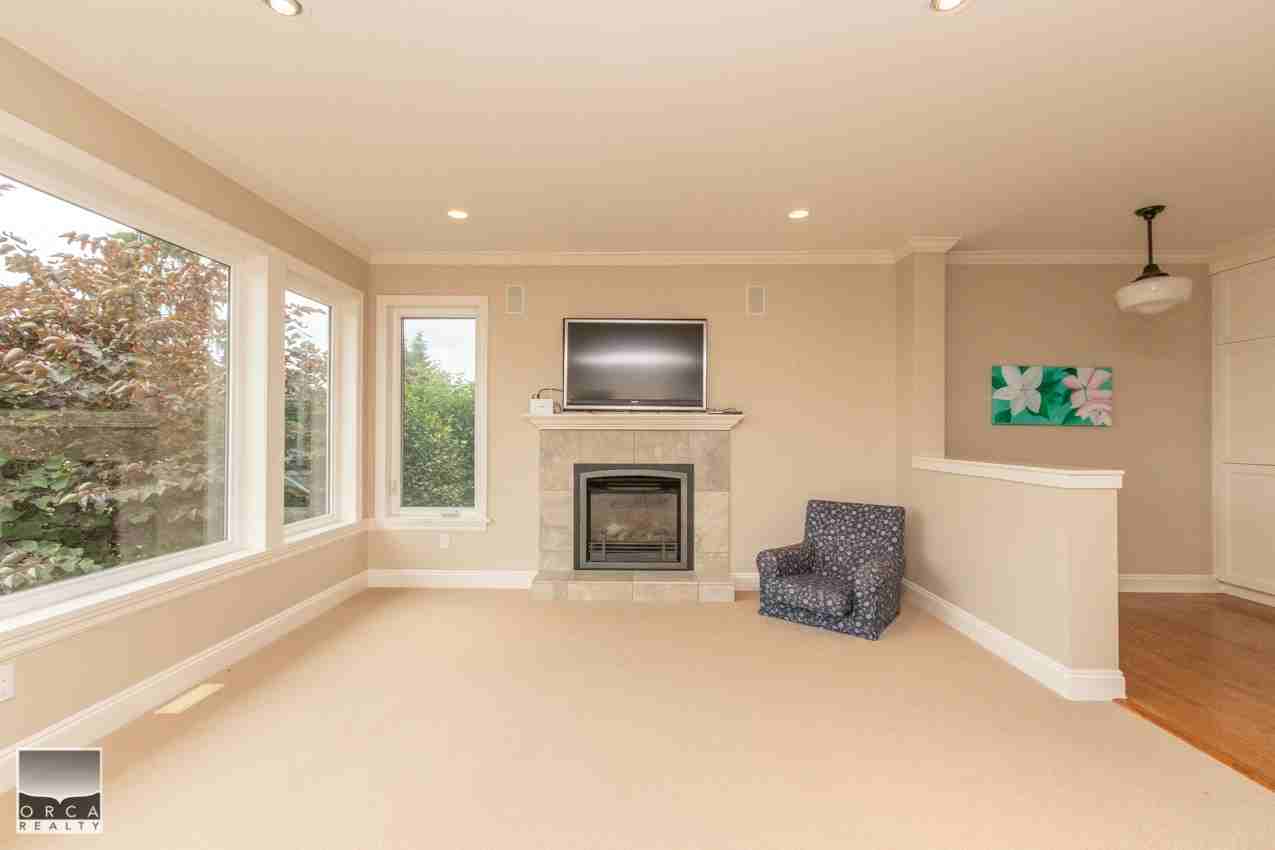 1460 Nelson Ave - Photo 3 of 30