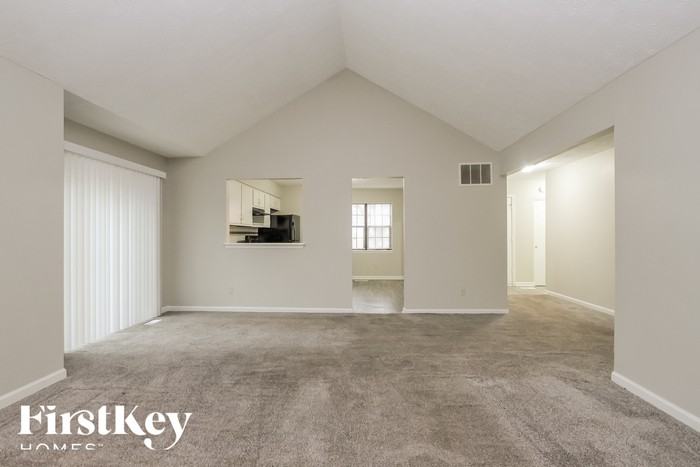 4496 Braemar Dr - Photo 3 of 15