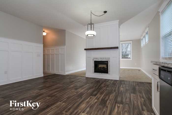 3962 Snowcreek Dr - Photo 3 of 15