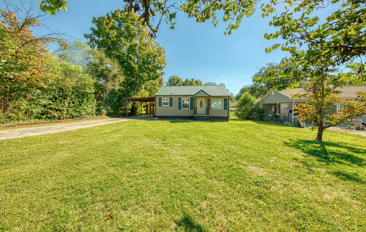 2212 Mcclung Ave - Photo 2 of 24
