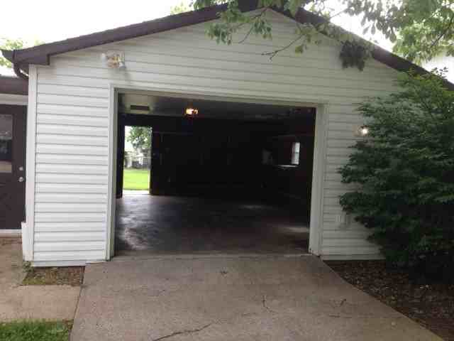 1301 Grandview Dr - Photo 2 of 14