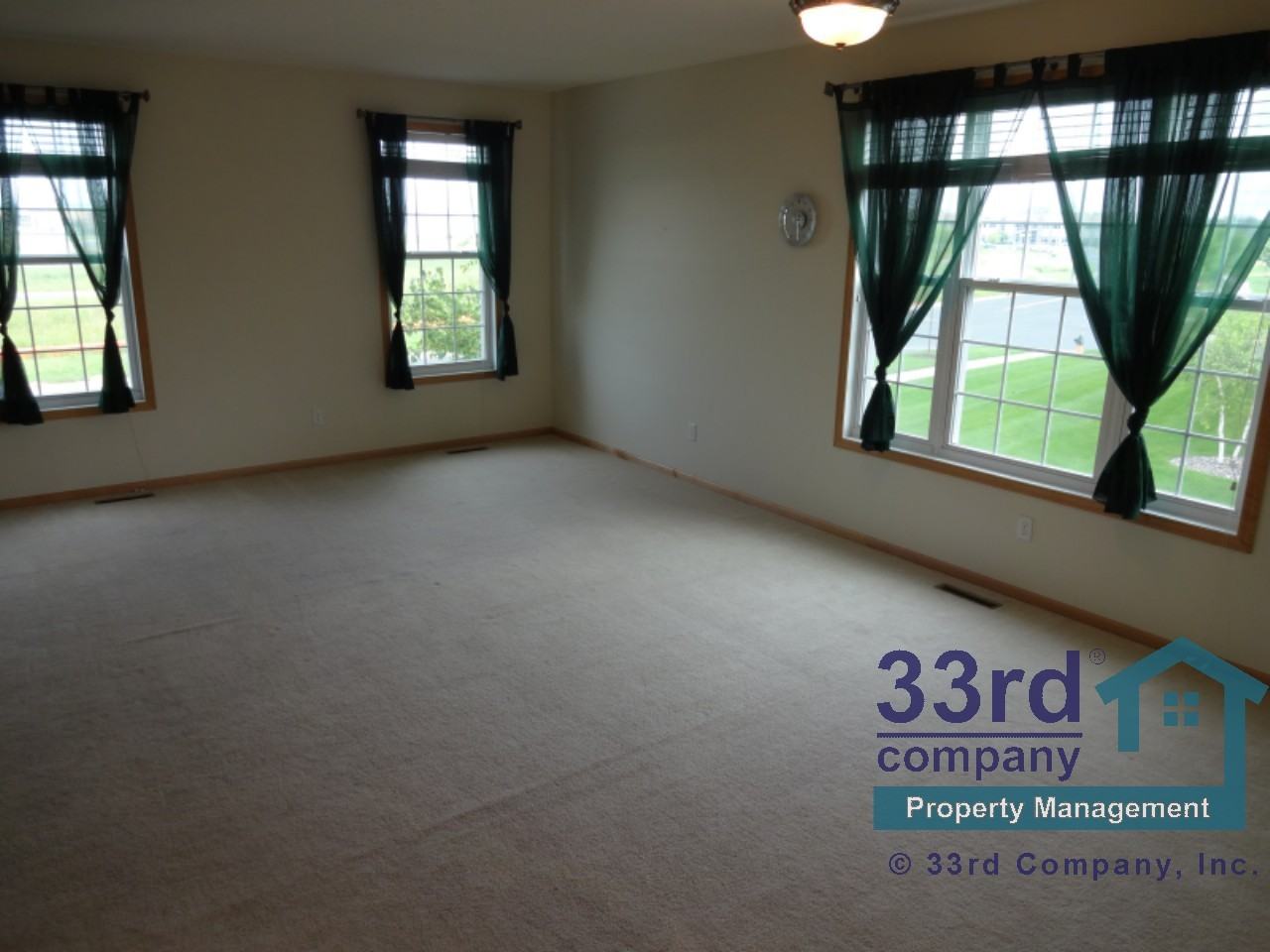 1425 Coneflower Ln - Photo 3 of 13