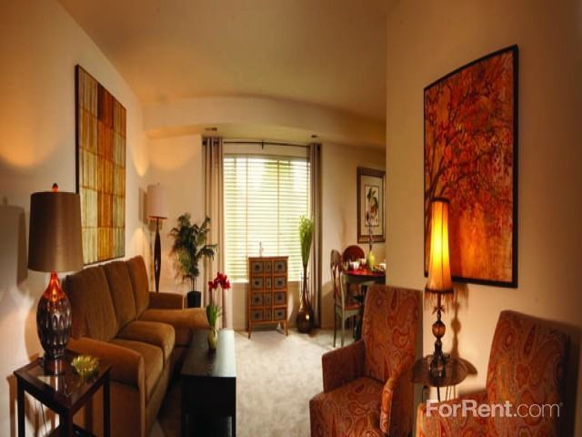 Hartland Village Apts - Photo 2 of 7