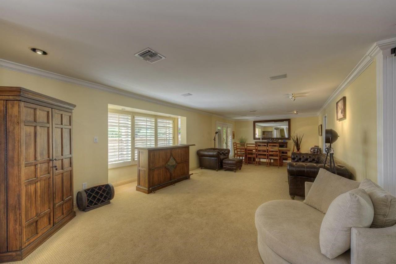 7228 N Red Ledge Dr - Photo 3 of 10