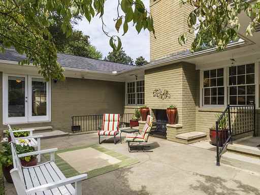 3207 Edgewater Dr - Photo 3 of 14