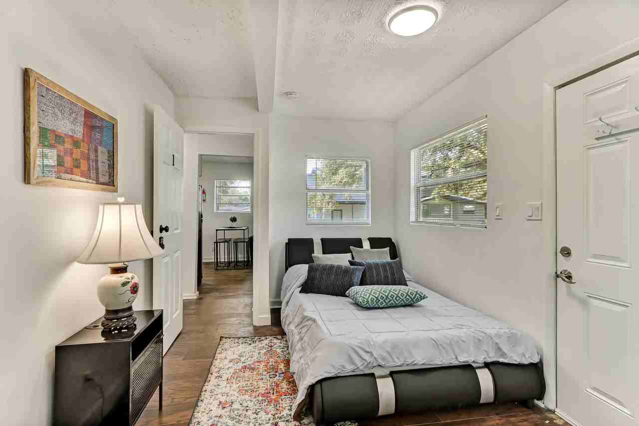 Benedict Rd - Photo 7 of 8