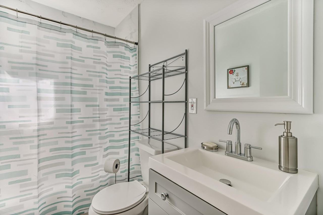 Benedict Rd - Photo 4 of 9