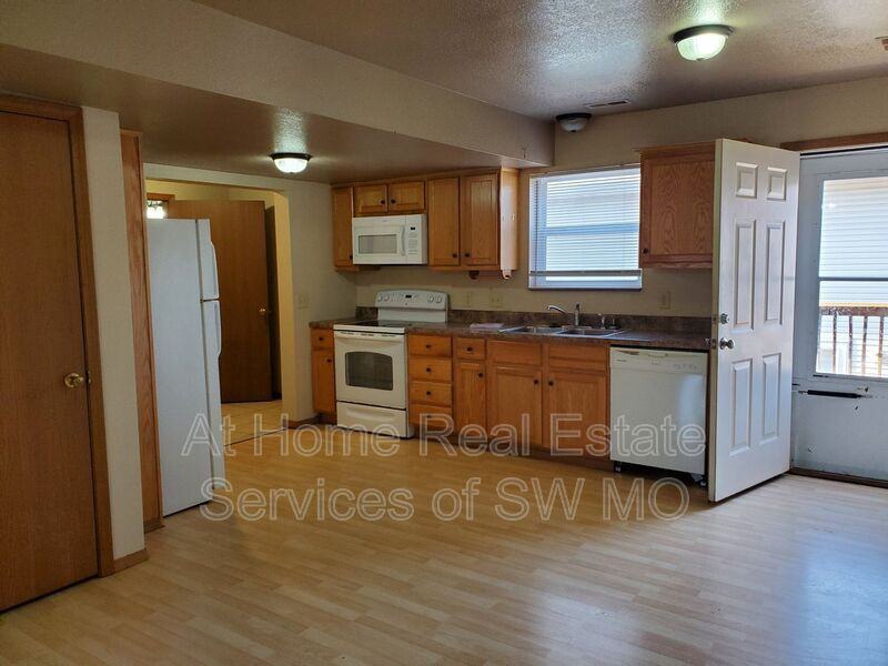 625 W Meadowview Dr #4 - Photo 3 of 6