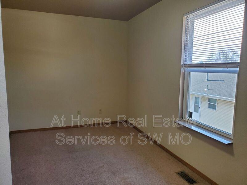 625 W Meadowview Dr #4 - Photo 5 of 6