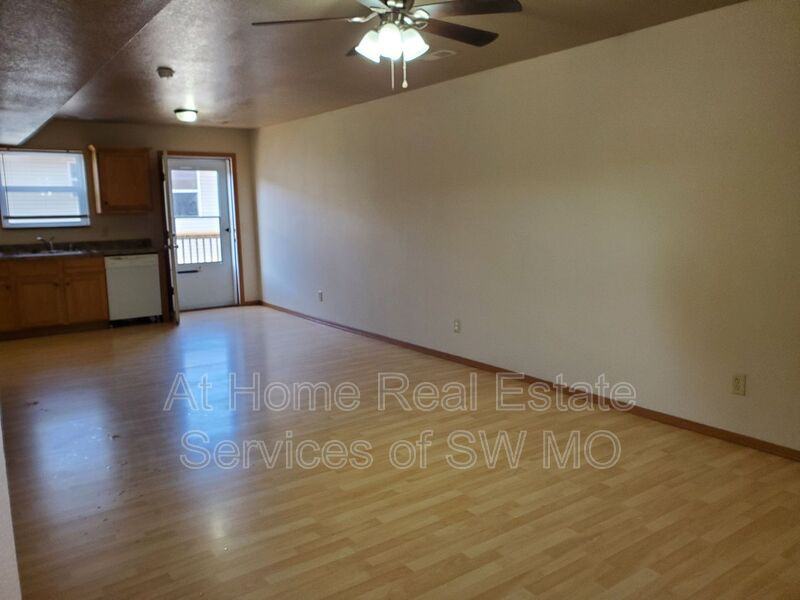 625 W Meadowview Dr #4 - Photo 6 of 6