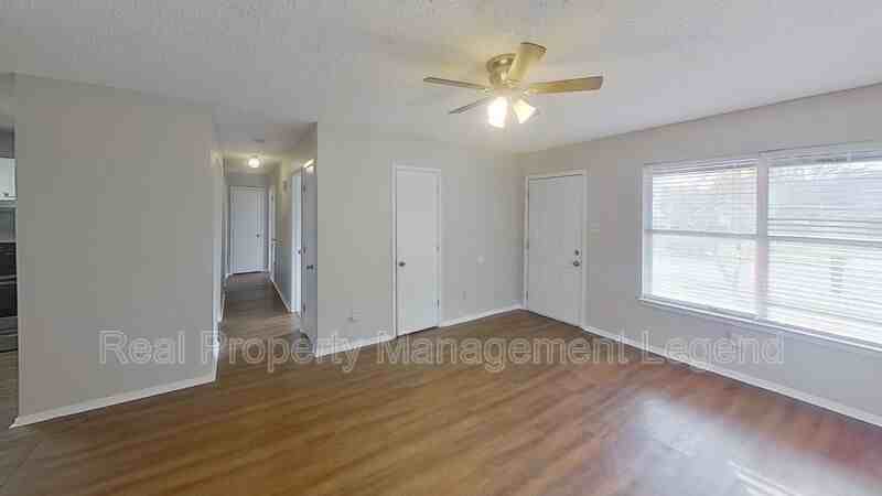 701 S Valentine Dr - Photo 5 of 27