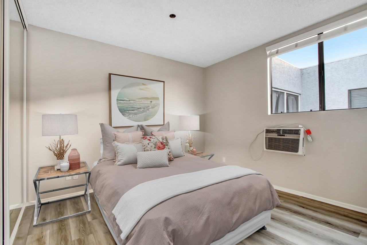 Montana Avenue - Photo 4 of 126