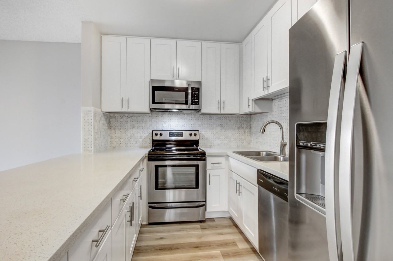 Montana Avenue - Photo 6 of 126