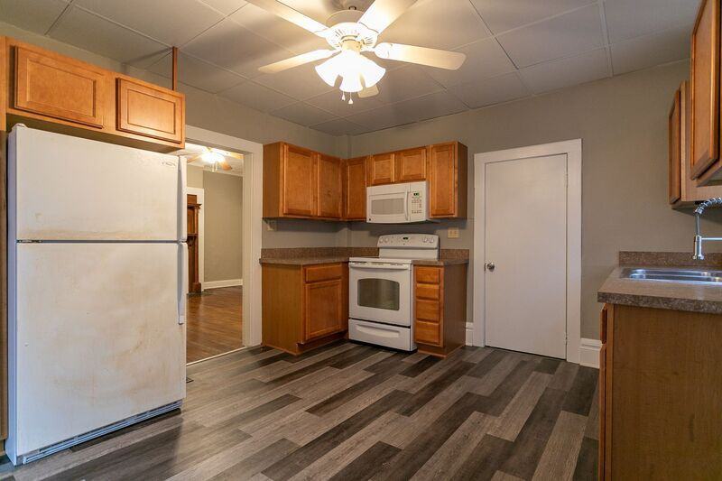 1512 Indianola Ave - Photo 4 of 22