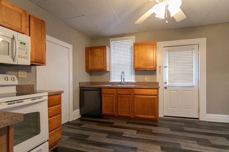 1512 Indianola Ave - Photo 3 of 22