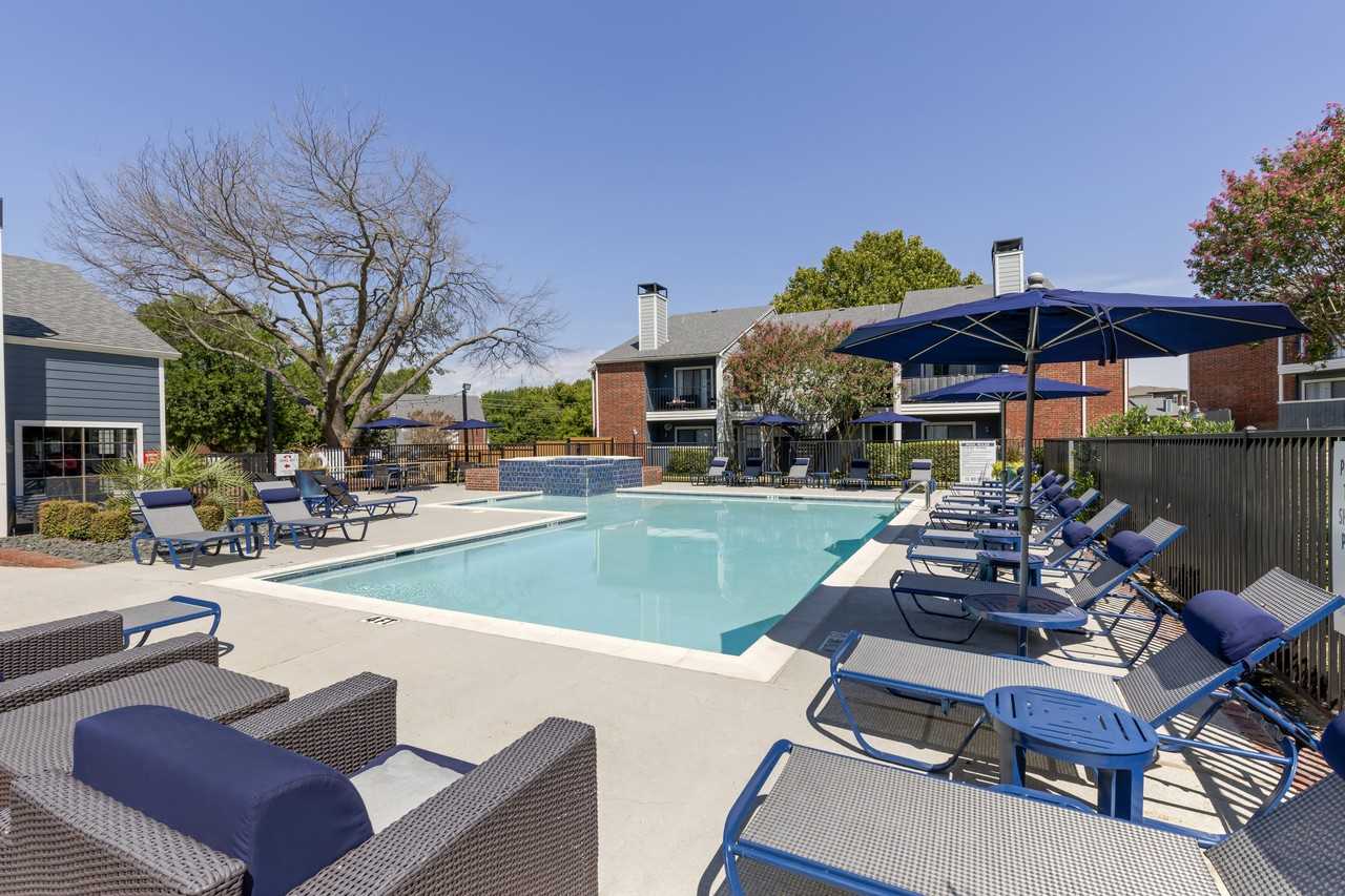 Brixton McKinney Apartments - Photo 5 of 30