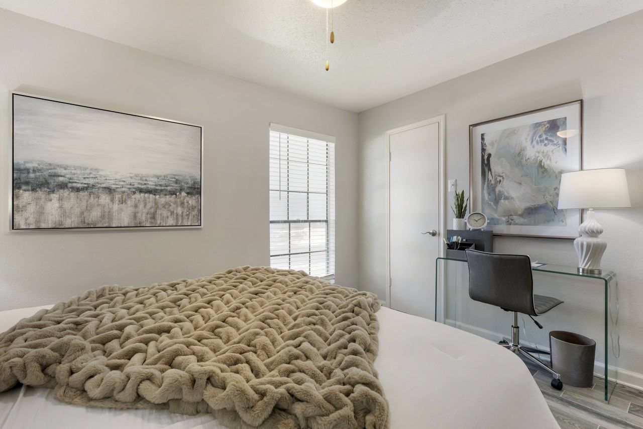 Brixton McKinney Apartments - Photo 7 of 24