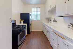 Venice Blvd Apartments - Photo 1 of 1