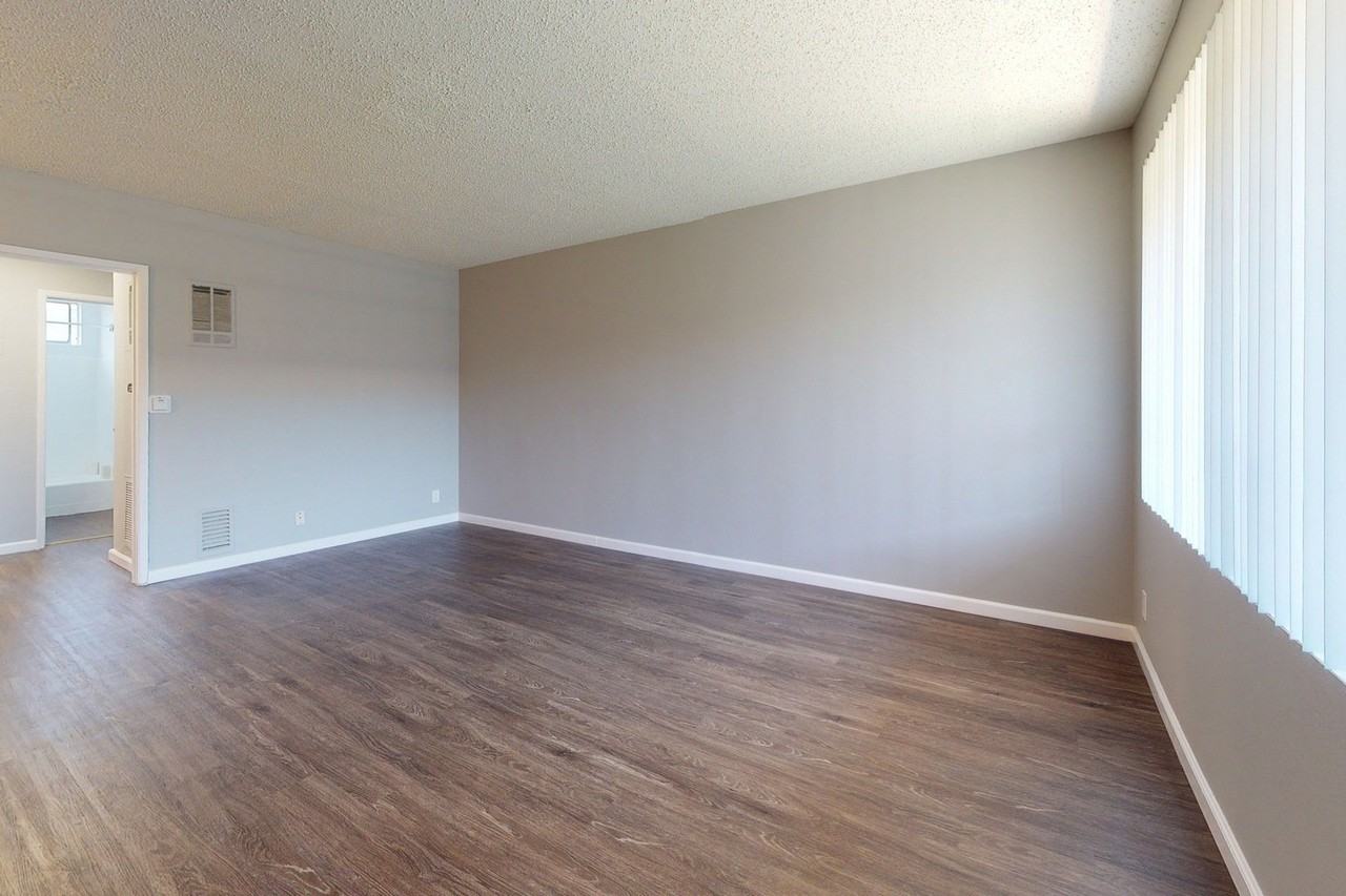 Venice Blvd Apartments - Photo 6 of 18