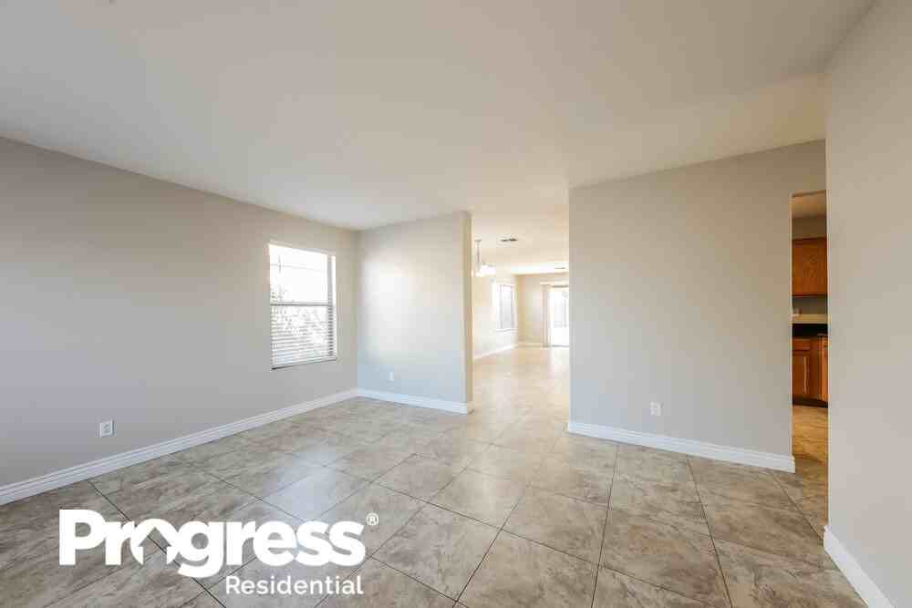 9191 N 85th Dr - Photo 3 of 21
