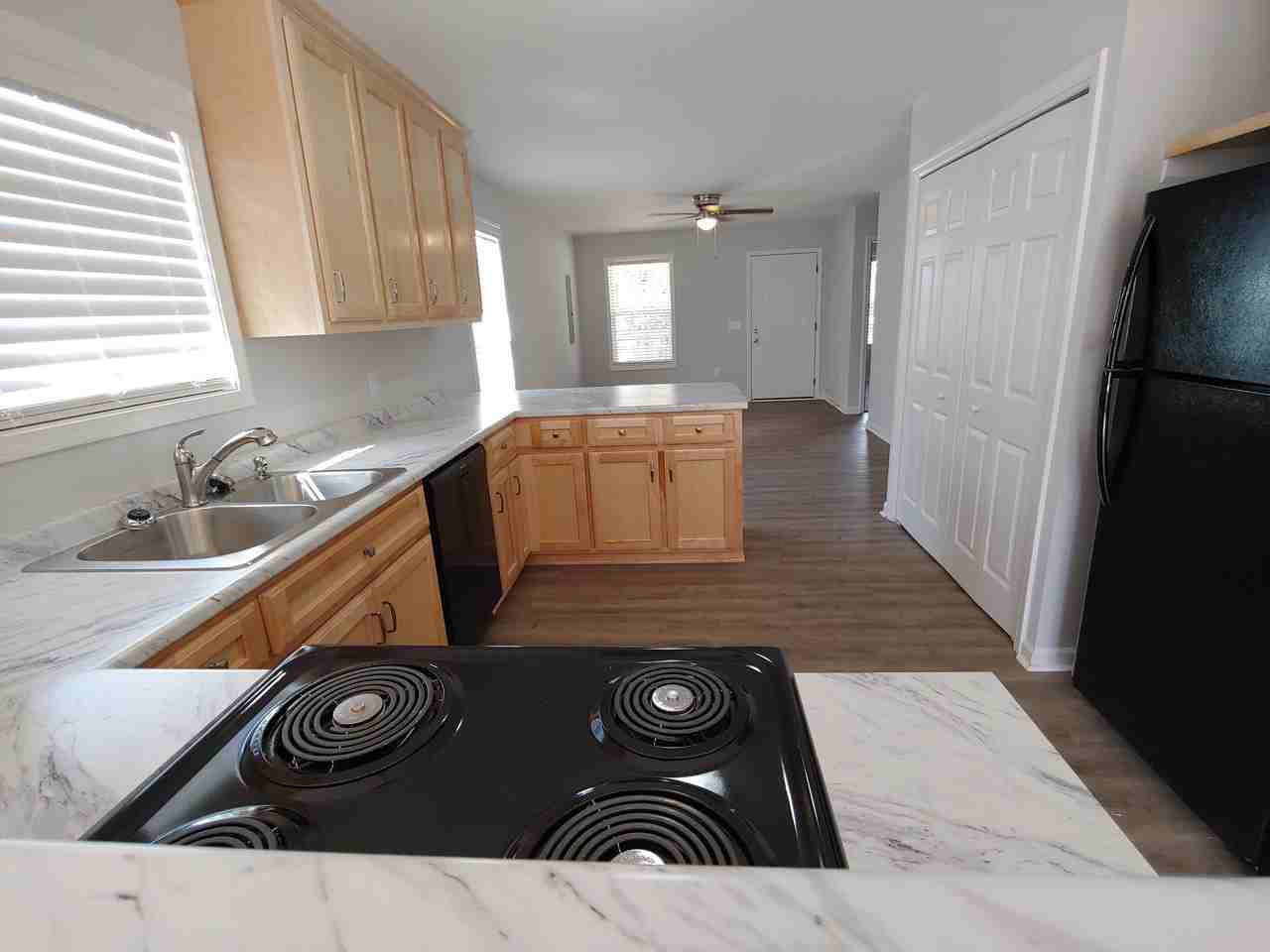 410 E 12th St #1 - Photo 3 of 22