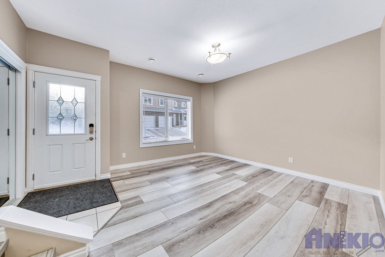 3 Bedroom Townhouse in Stonebridge - Photo 2 of 15