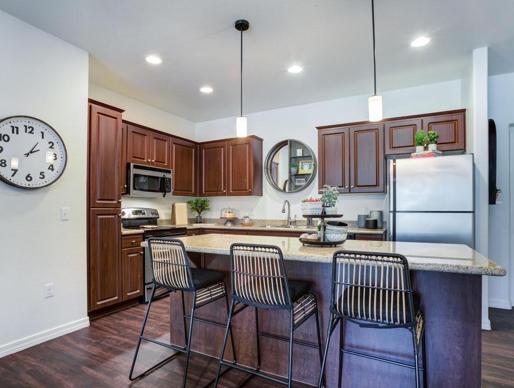 577 E Baseline Rd - Photo 7 of 25