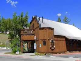 featured image of 10551 Jibboom St