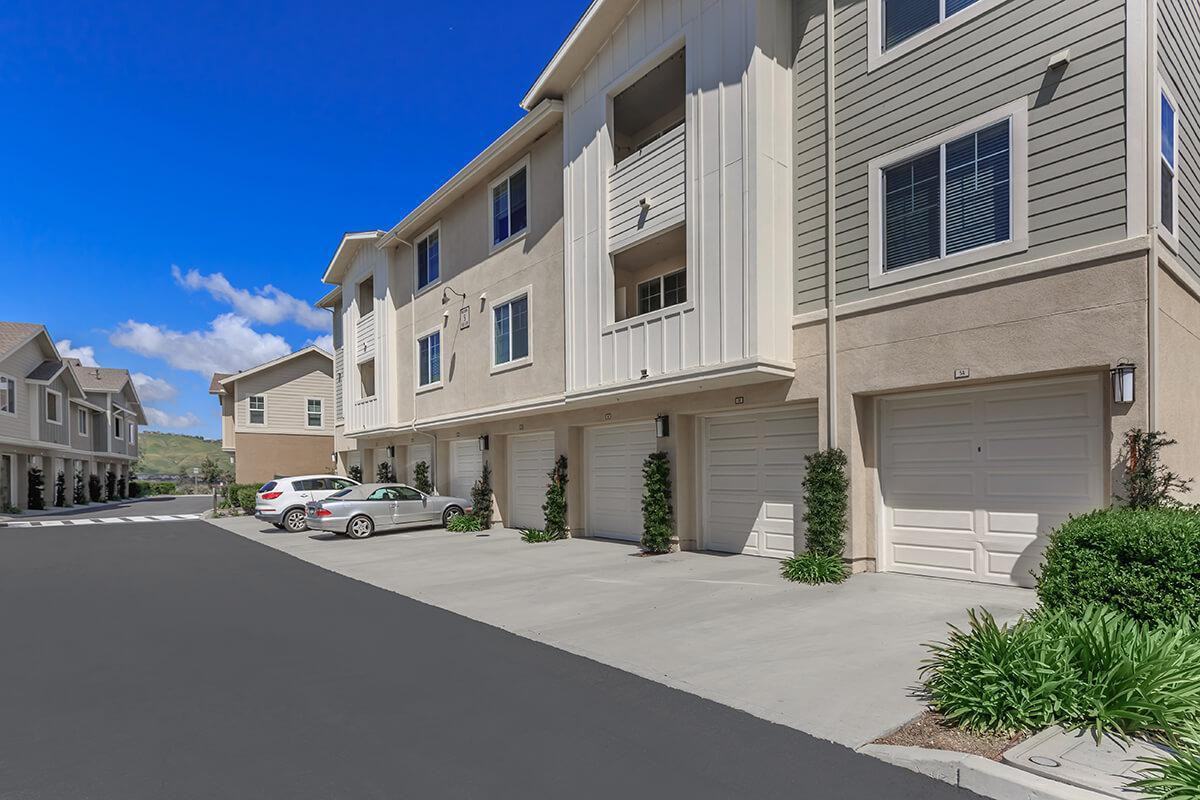 1701 Gateway Pl - Photo 5 of 50