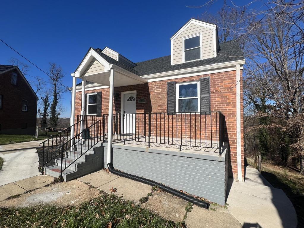 1604 Woodhill Ct - Photo 2 of 38