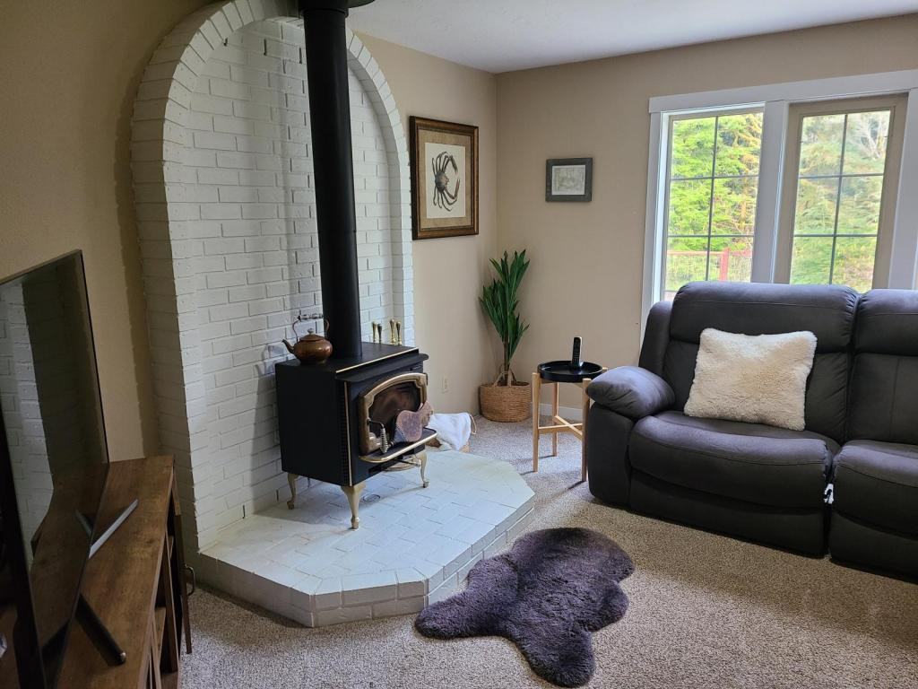 389 Yasek Loop - Photo 2 of 18