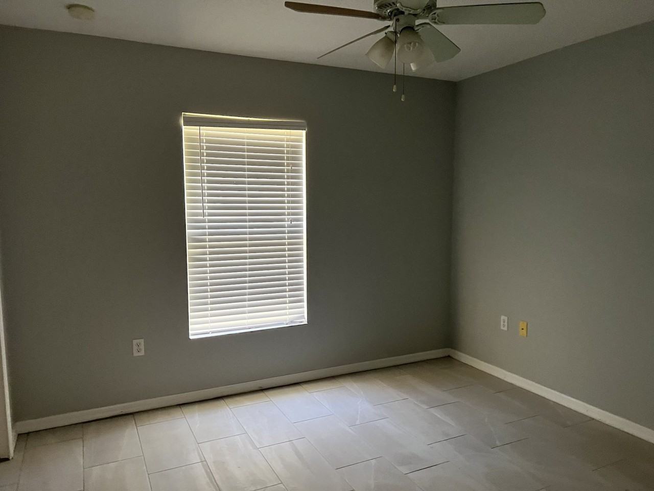 1330 Clovis Ln - Photo 5 of 8