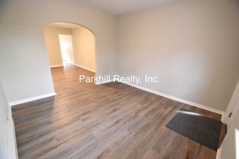 426 S Main St - Photo 2 of 10