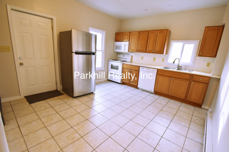 426 S Main St - Photo 5 of 10