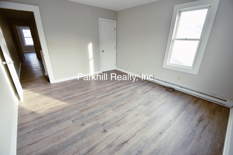 426 S Main St - Photo 6 of 10