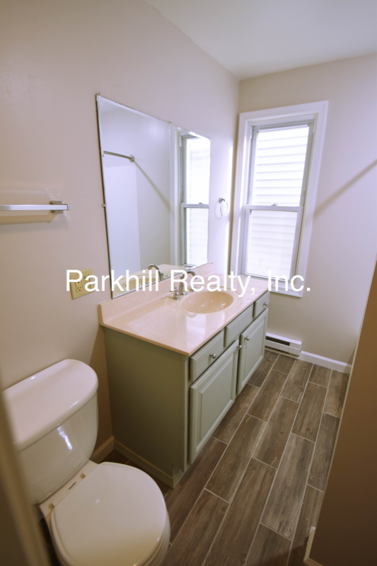 426 S Main St - Photo 7 of 10