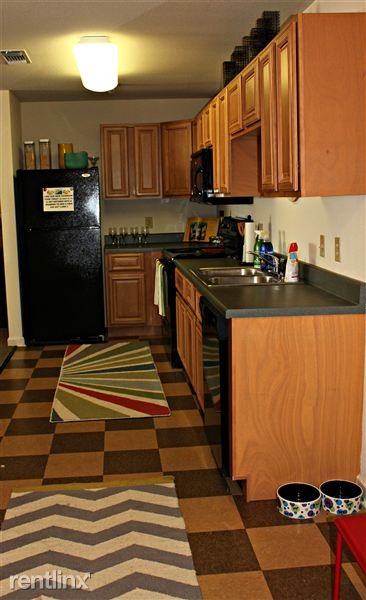 2909 Oliver Apartments - Photo 3 of 4