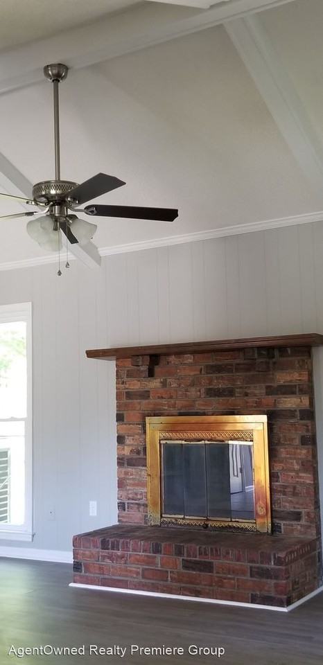 4533 Outwood Dr - Photo 3 of 6