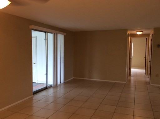 3905 Sablewood Dr - Photo 2 of 13