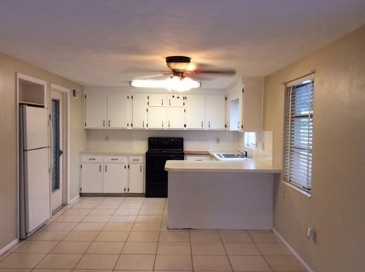 3905 Sablewood Dr - Photo 3 of 13