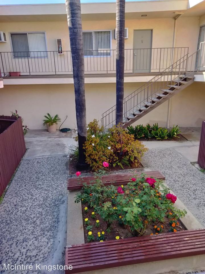 STUNNING APARTMENT IN A GREAT LOCATION! PARKING INCLUDED, A/C - Photo 2 of 15