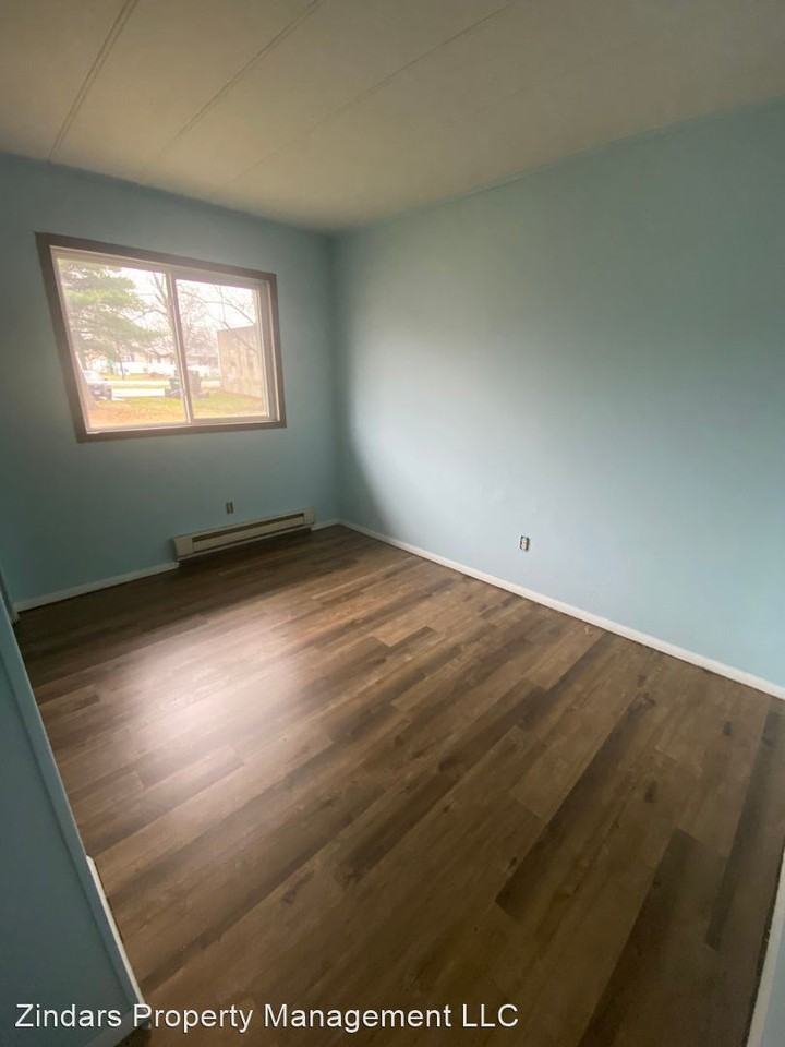 301 Pine Street - Photo 2 of 13