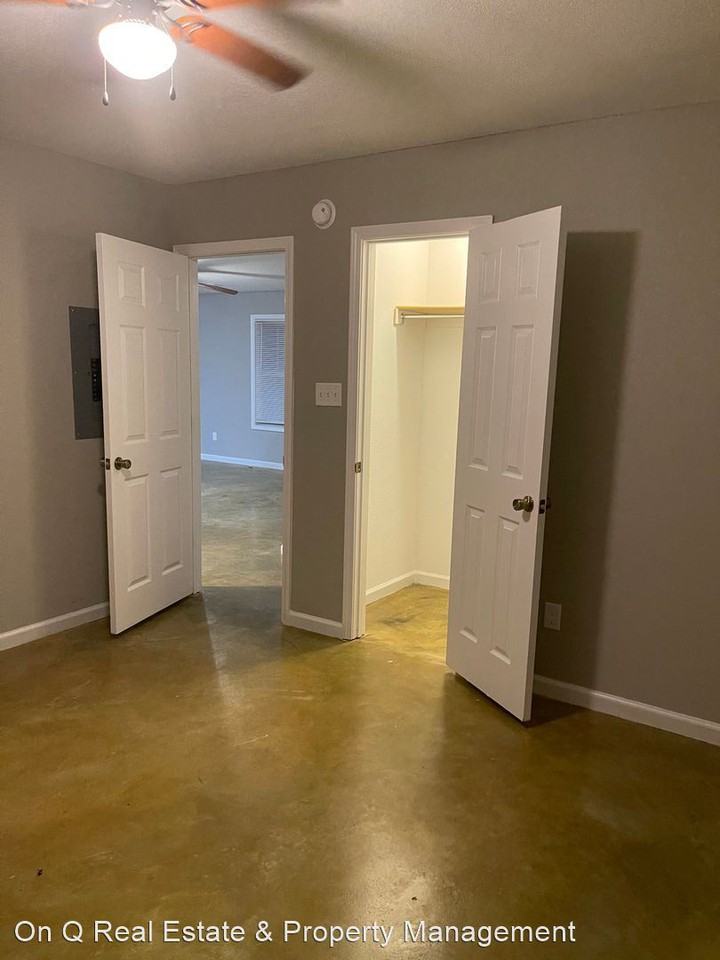 901 S.E. 3rd St. - Photo 3 of 8