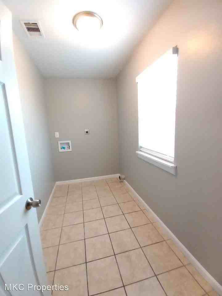 2645 Gravier - Photo 3 of 19